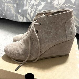 Toms Desert wedge taupe suede wedge booties